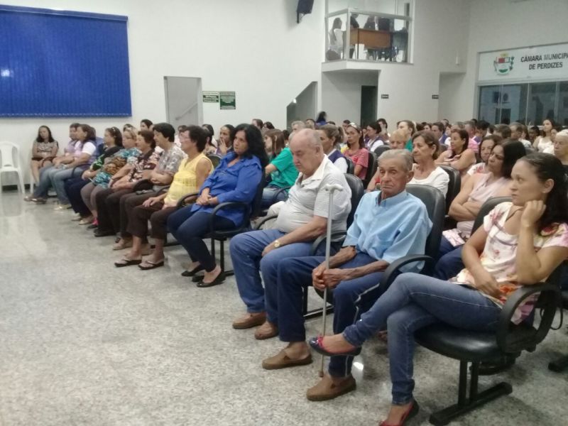 Um grande Público prestigiou a palestra do Tadeu da Casa do Caminho de Araxá.