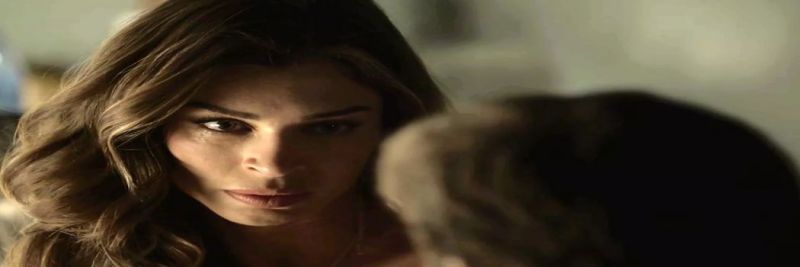 Lívia vê Tomaz chorando por Clara