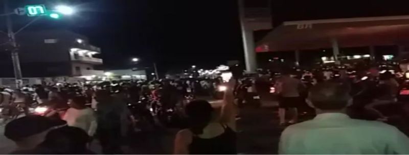 Imagens mostram momento em que posto foi fechado pela polícia, em Mineiros