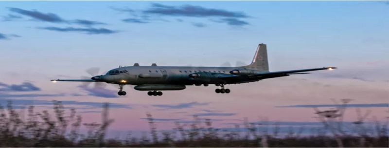 Foto de julho de 2006 mostra avião militar Il-20M em local desconhecido 