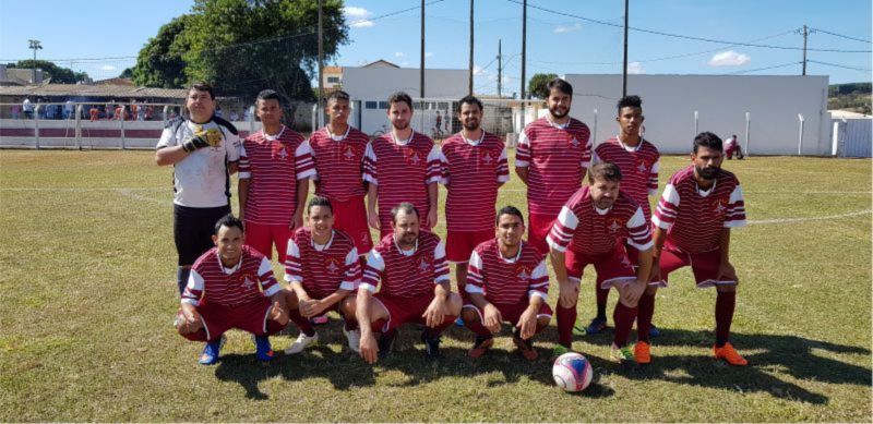 Estádio Jaime Afonso dos Reis recebe melhorias e educação recebe ônibus para transporte escolar do município.