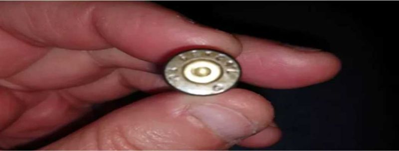 Carro é alvejado com mais de 70 tiros de fuzil