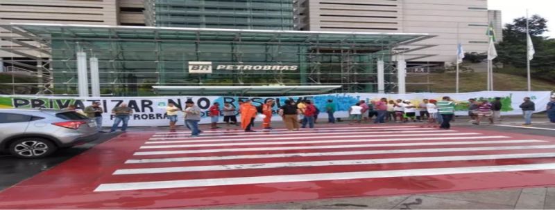 Protesto de petroleiros em frente à sede da Petrobras, em Vitória