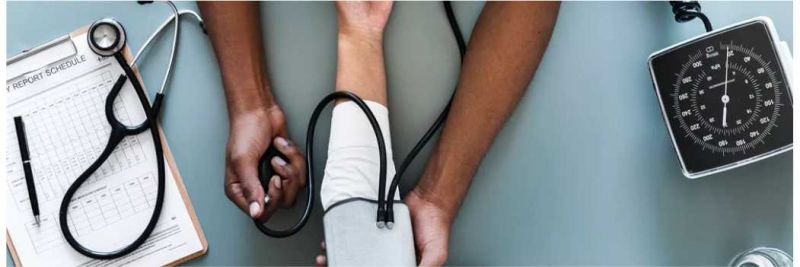 Sentir-se muito cansado, constantemente com sede e com vontade de urinar além do normal são alguns dos sintomas da diabetes