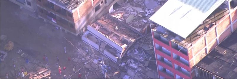 Desabamento atinge dois prédios na comunidade da Muzema, na Zona Oeste do Rio — Foto: Reprodução/ TV Globo