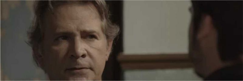 Livaldo (Nelson Freitas) se assusta ao ver Samuca (Nicolas Prattes) 