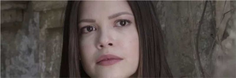 Cris (Vitória Strada) busca respostas sobre seu passado como Julia 