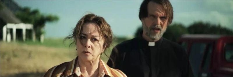 Evelina (Nívea Maria) pede clemência aos Matheus, mas eles negam — Foto: TV GLOBO