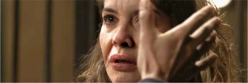 Felipe deforma o rosto de Isabel! — Foto: TVGLOBO