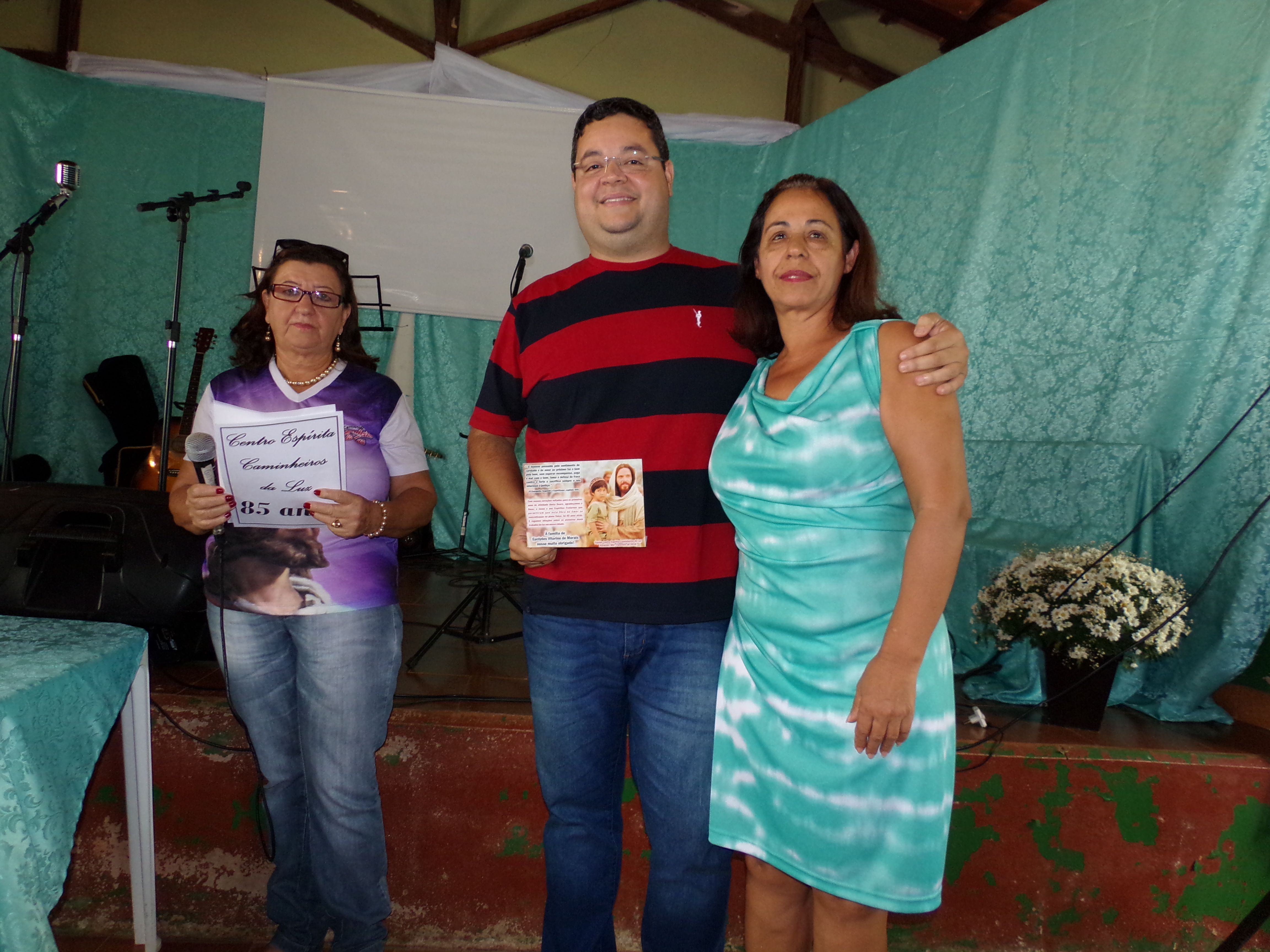 Sr. Luciano, representando seu bisavô Sr. Euclydes Vitorino de Morais, primeiro presidente da casa. 