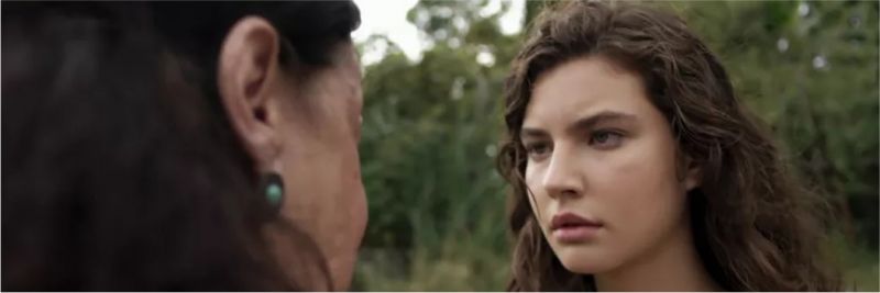 Isaura (Anja Bittencourt) fala demais e entrega que filha de Rita (Alanis Guillen) esta viva, na novela 'Malhação - Toda Forma de Amar' — Foto: Globo