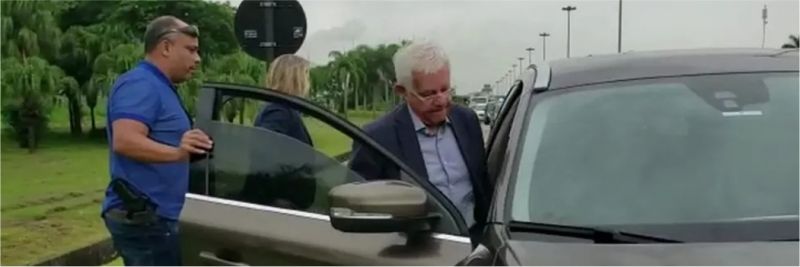 O ex-ministro Moreira Franco ao ser preso — Foto: Reprodução/TV Globo