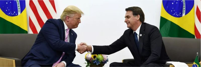 O presidente do Brasil, Jair Bolsonaro, e o presidente dos EUA, Donald Trump, durante reunião bilateral em Osaka, no Japão — Foto: Brendan Smialowski / AFP Photo