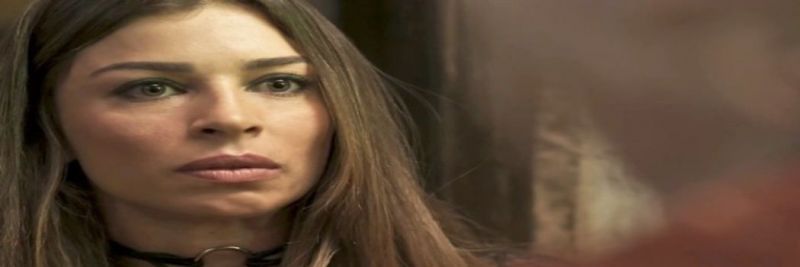 Lívia é encurralada por Mercedes