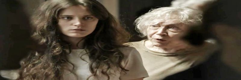Clara recebe dica de Beatriz no hospício
