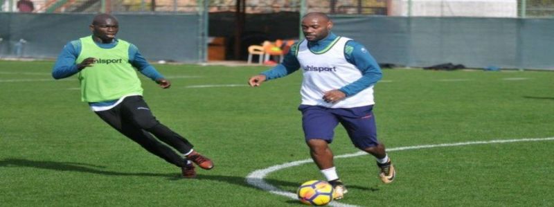 Alanyaspor não quer liberar Love para o Fla e não fala nem em compensação financeira