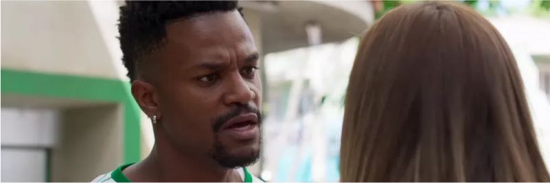 Ramon (David Junior) tira satisfações com Paloma (Grazi Massafera) — Foto: Globo