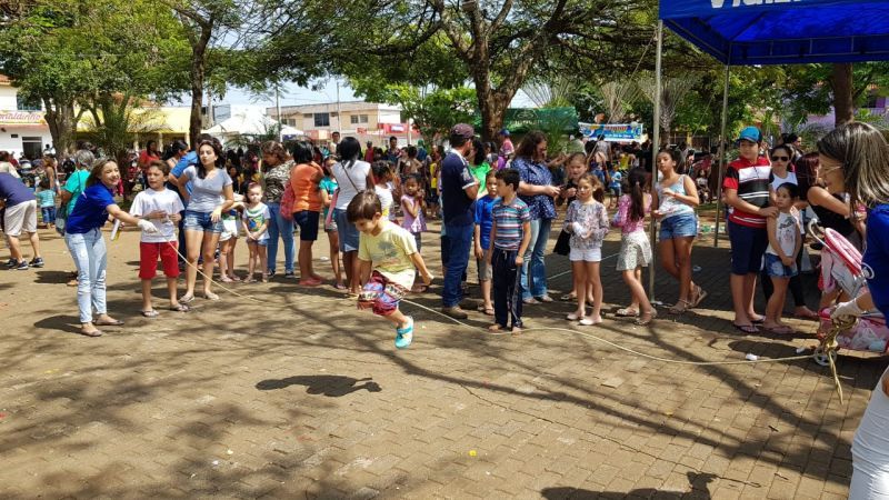 Tradicional Rua do lazer em comemoração ao Dia das Crianças lota a Praça Governador Valadares.