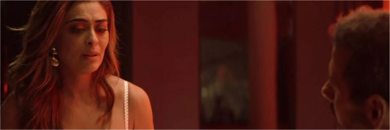 Maria da Paz (Juliana Paes) desanima quando Amadeu (Marcos Palmeira) diz que é casado, em 'A Dona do Pedaço' — Foto: TV Globo