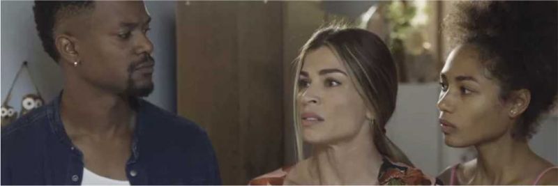 Paloma (Grazi Massafera) se assusta com revelação sobre Diogo (Armando Babaioff) — Foto: TV Globo