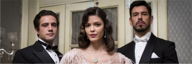Cris (Vitória Strada) precisa decidir entre dois amores e dois tempos diferentes em Espelho da Vida 
