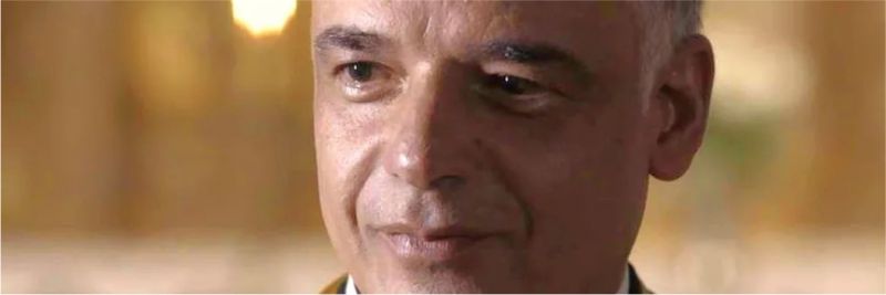 Padre Luiz (Ângelo Antônio) celebra o matrimônio de Julia com Danilo e se diz realizado em participar de um momento tão feliz