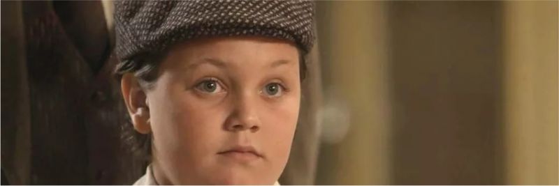 Em 'Espelho da Vida', Henrique (Otávio Martins) conta sobre sua mãe para Piedade — Foto: TVGLOBO