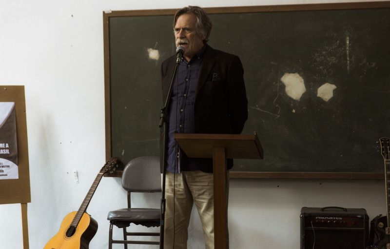 Ernesto denuncia a construtora Amianto durante seminário