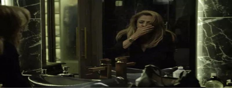 Sophia se desespera pelo que fez com seu grande amor