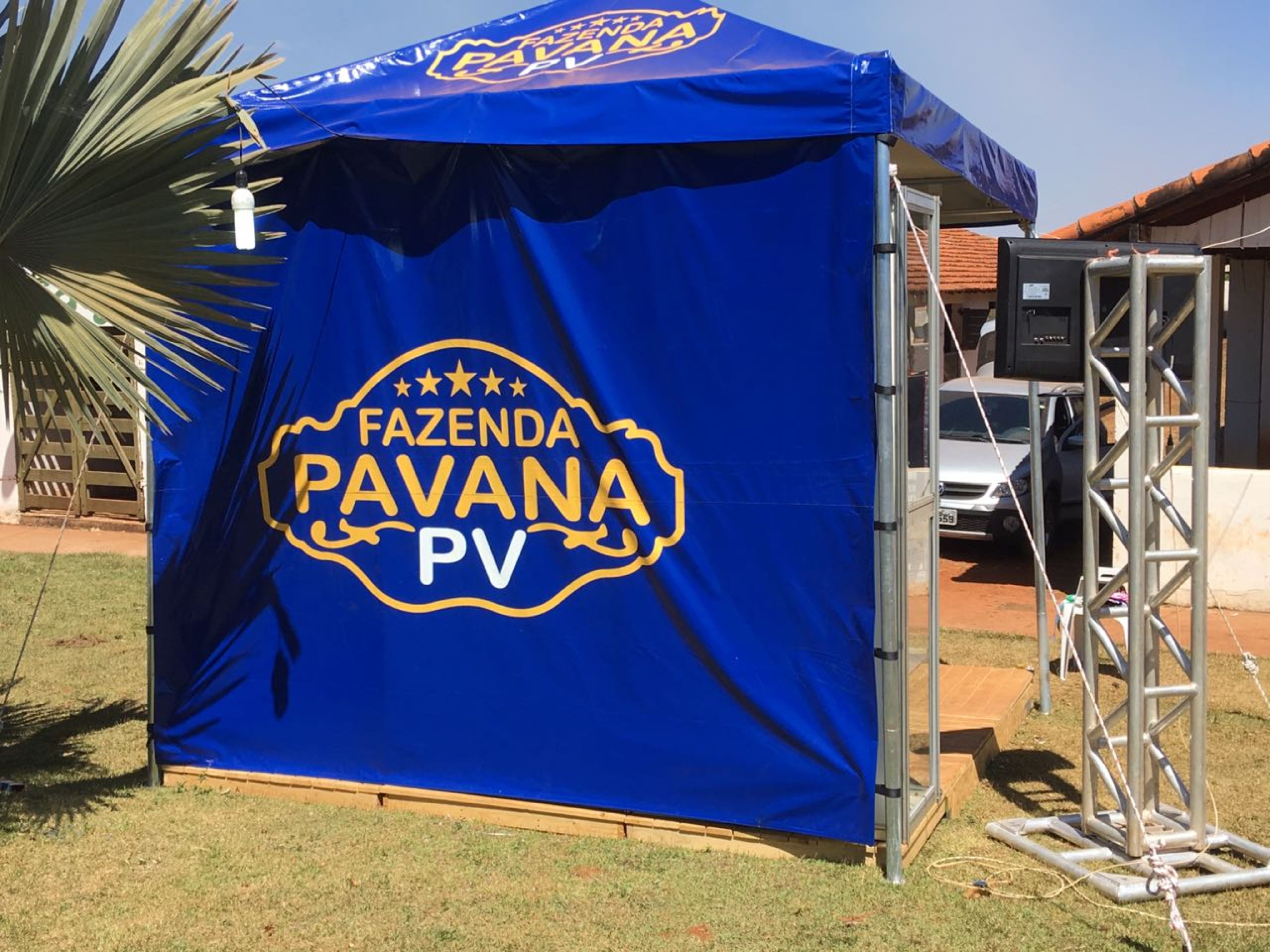 stand Pavana.