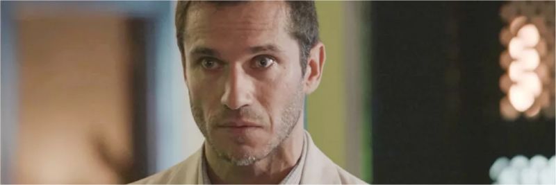 Aranha (Paulo Rocha) revela que mentiu e deixa Mirtes (Elizabeth Savala) chocada, na novela O Sétimo Guardião 