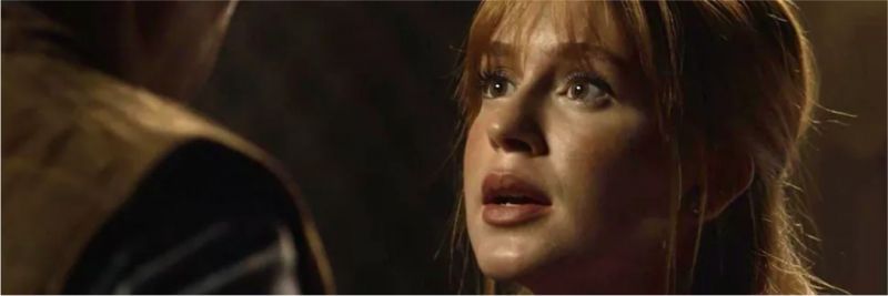 Luz (Marina Ruy Barbosa) diz na cara de Machado (Milhem Cortaz) que sabe que ele faz parte da irmandade, em 'O Sétimo Guardião — Foto: TV Globo