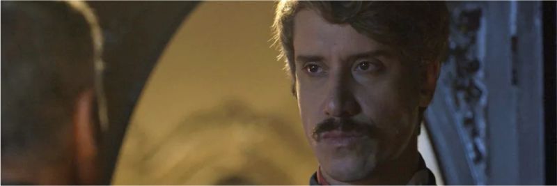 Adamastor (Theodoro Cochrane) fica passado ao descobrir que é suspeito de matar Ondina (Ana Beatriz Nogueira), em 'O Sétimo Guardião' — Foto: TV Globo