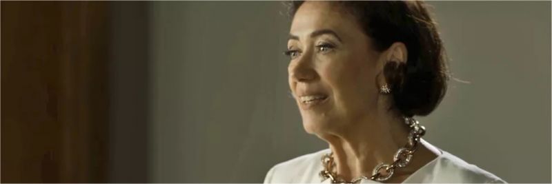 Valentina (Lilia Cabral) suspira por noite selvagem com o ex-gato, Murilo (Eduardo Moscovis), em 'O Sétimo Guardião'