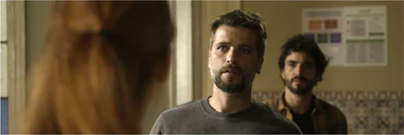 Gabriel (Bruno Gagliasso) chega ao hospital em Greenville, na novela 'O Sétimo Guardião' 