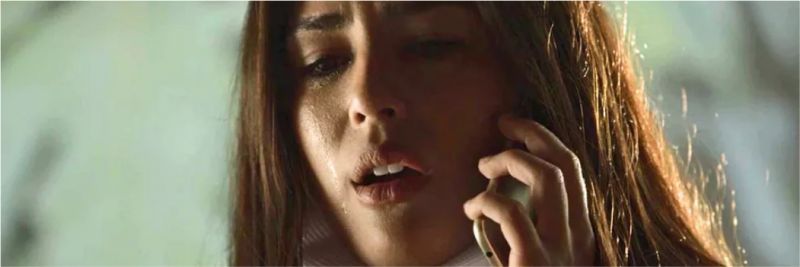 Laura (Yanna Lavigne) alerta o pai sobre Valentina (Lilia Cabral), em 'O Sétimo Guardião' — Foto: TV Globo