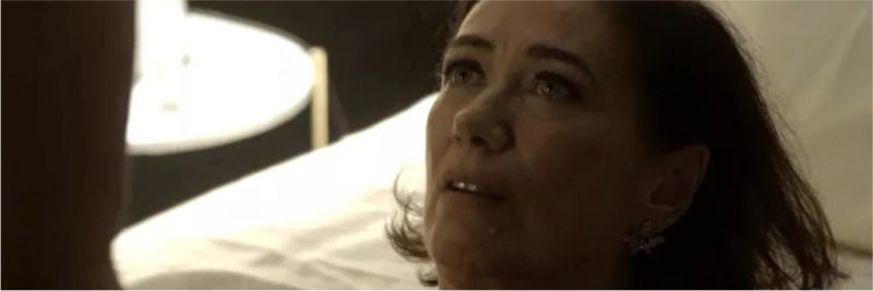 Valentina (Lilia Cabral) é seduzida por Murilo (Eduardo Moscovis) e os dois passam a noite juntos na novela das 9 'O Sétimo Guardião' 
