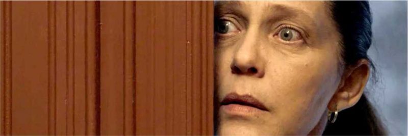 Judith (Isabela garcia) pede para cuidar de León, mesmo percebendo que ele está morto