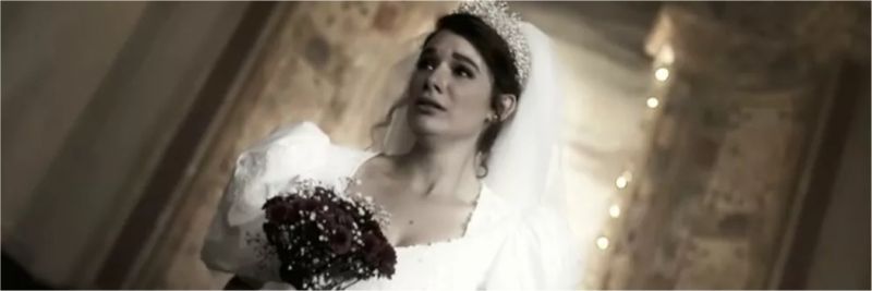 Valentina (Lilia Cabral) tem visão com sua versão jovem — Foto: Globo