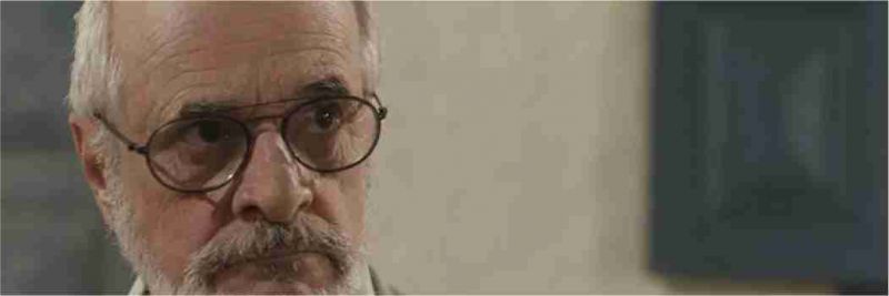 Sóstenes (Marcos Caruso) é pai de León, que na verdade se chama Murilo (Eduardo Moscovis), em 'O Sétimo Guardião'