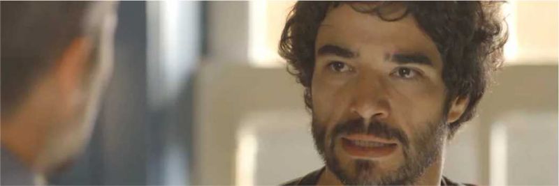 Geandro (Caio Blat) encontra Gabriel (Bruno Gagliasso) e segue com ele para o casarão, na novela 'O Sétimo Guardião'