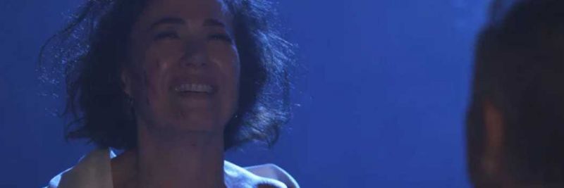 Valentina é atacada por León