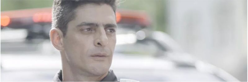 Marco Rodrigo (Julio Machado) pergunta sobre autorização para realizar manifestação em 'Malhação - Toda Forma de Amar' — Foto: Globo