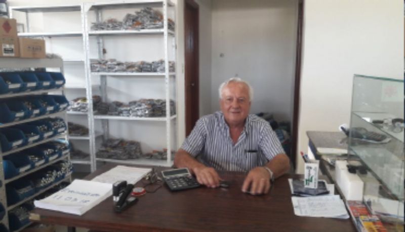 Sr. Edivaldo Franco proprietário da loja Moradia