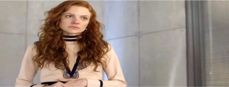 Miss Celine desperta de seu sono de mais de 100 anos! 