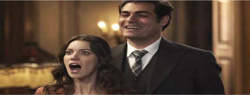 Elisabeta fica surpresa e feliz com a novidade do casal de amigos