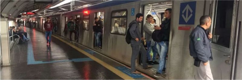 Trem da Linha 5-Lilás do Metrô — Foto: Abraão Cruz/TV Globo