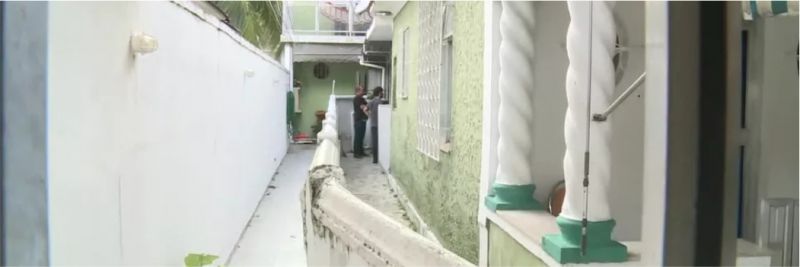 Casa de um dos dois presos pela morte de Marielle, o ex-PM Élcio Vieira de Queiroz — Foto: Reprodução/GloboNews