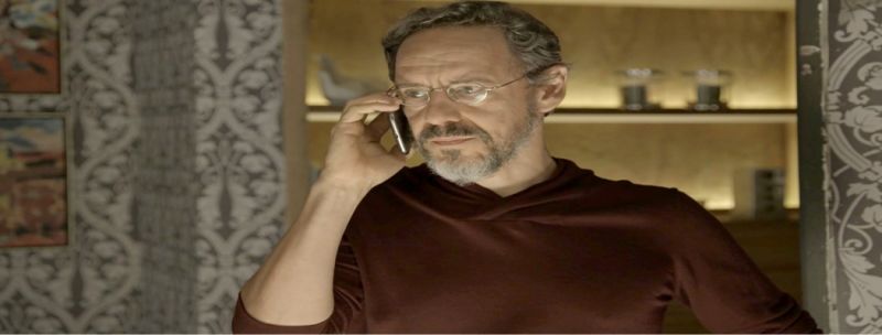 Henrique recebe chamado do Itamaraty e precisa voltar a trabalhar 