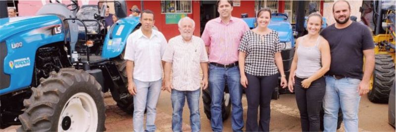 Prefeitura entrega novos veículos e reforça a frota do Município.